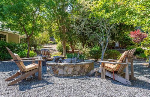 10 Acre Estate with Views Teahouse and Pickleball Court - Foto 3
