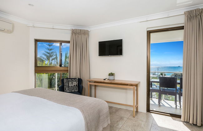 Bayview Beachfront Apartments, in town right on the beach - Foto 50