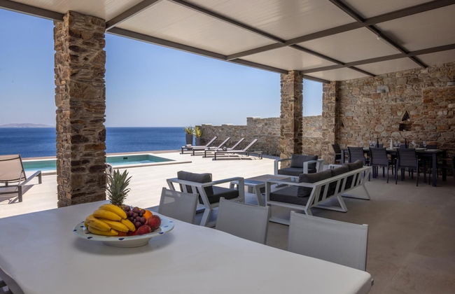 Aegean Whispers Sea Front Villa in Tinos - Foto 5