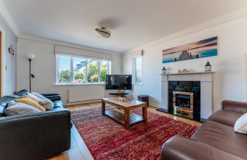 Spacious Seaside Home in Peaceful Coastal Setting - 5 Minutes Walk to the Beach - Foto 21