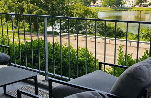 Elegant Apartment with Direct River View, Balcony and Parking in Bernkastel-Kues - Photo 15