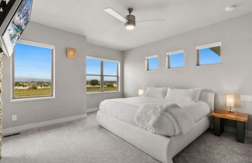 Luxury Home with Spectacular Rocky Mountain Views! - Foto 30