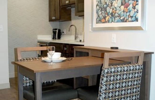 Spring Lake Townhomes and Suites - Photo 4