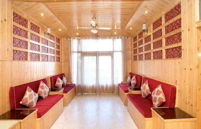 OYO 12170 Home Rustic Villa Kasauli - Photo 16