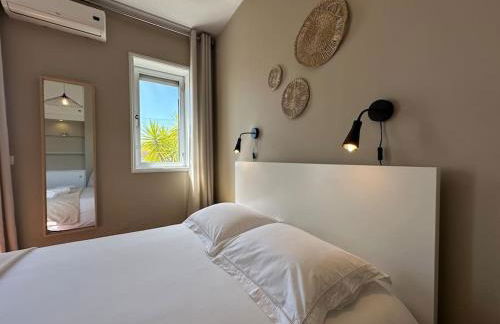 Renovado com AC, 2 WC completos, terraço e garagem - Foto 8