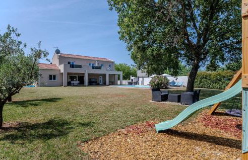 Awesome Home In Brtonigla With Sauna - Photo 27