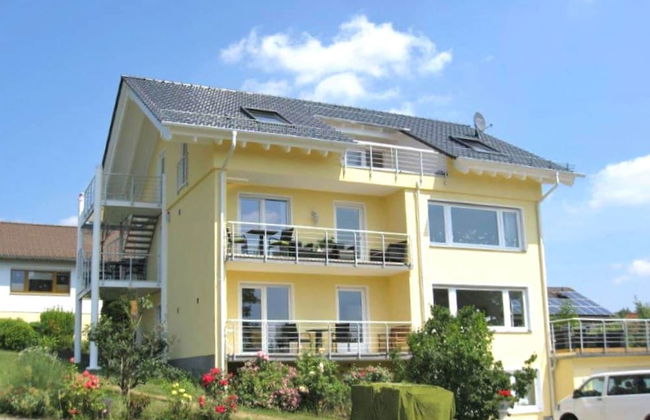 Elevated Apartment in Bad Wildungen With Garden - Foto 1