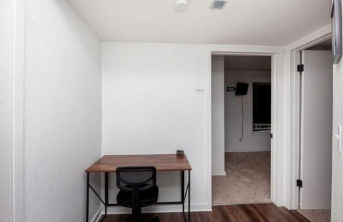 Spacious 9BR Home Ideal for Groups Near Downtown - Foto 15