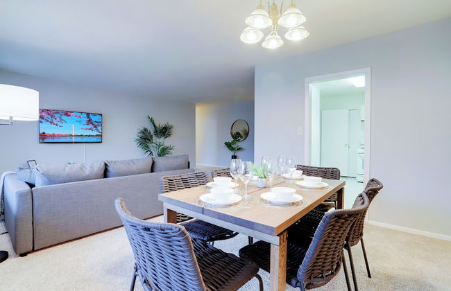Bright Comfort in DC Apts - Foto 36