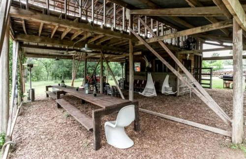 Beautifully Furnished Bell Tent Rental for a Vacation in Elgin, Texas - Foto 17