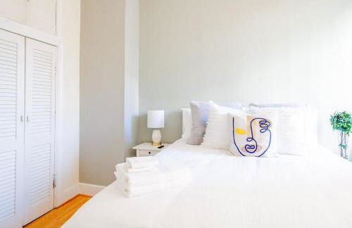 Classy 1-BR Flat Nestled Between Dupont & Logan - Foto 2