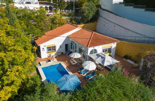 Villa with Free Heated Pool - Pass the Keys - Photo 20