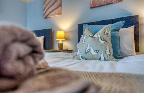 2-Bedroom Modern, Stunning & Stylish Contractor House, Sleeps 4, Prime Portsmouth Location with Free Parking Permit - by Blue Puffin Stays - Foto 37