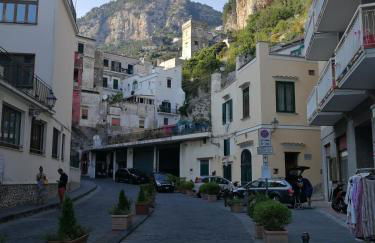 Amalfi Small Wonder Tiny Town House - Foto 39