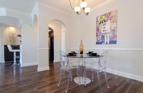 Designer Penthouse 2 Bedroom with Balcony Beverly Hills Adjacent - Foto 43