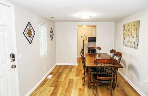 Cozy Country Home with Room for Entire Family - Foto 8