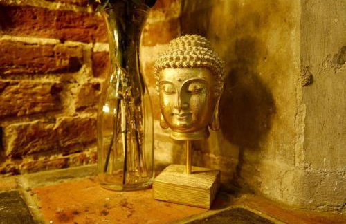 Epic Location, Views & Large Private Terrace - Photo 14