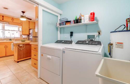 Surf City Spring Escape with Fire Pit - Foto 15