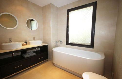 Spacious apartment with 3 pools & gym - Foto 23