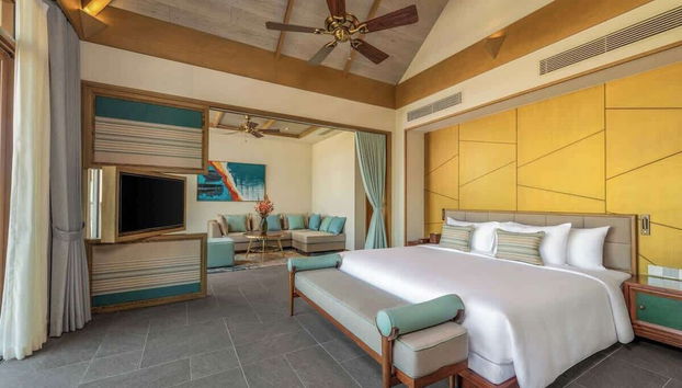 Luxe 3BR Villa: Pool, Breakfast & Housekeeping - Foto 3, Habitación