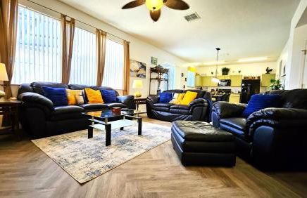Bluelakeview Luxury Villa with Private Pool & Spa plus Lake Views, BBQ, Games Room - Photo 12