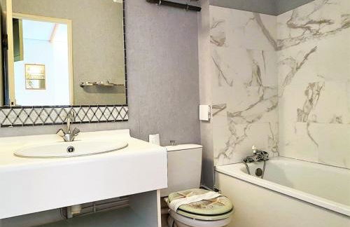 Studio cabine 4 pers avec piscine, tennis et accès direct plage - Bormes-les-Mimosas - FR-1-251-559 - Foto 7