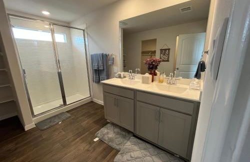 New 4BR Walk to Community Pool & Playground - Foto 25