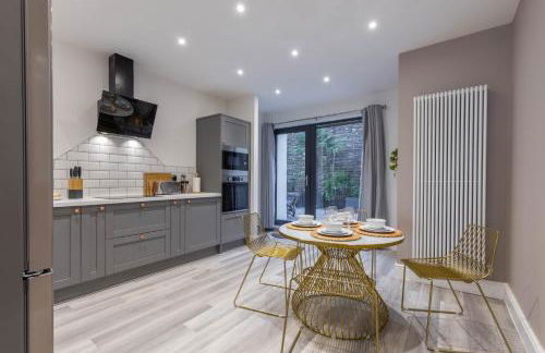 Luxury 1BR Seafront Apartment - Photo 17