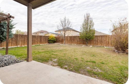 Modern 4BR Retreat, Fast WiFi, Parking, Less than 15 mins from Austin - Foto 43