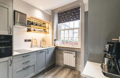 Royal View Apartments - Photo 14