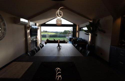 Luxury Lake Front Escape With Hot Tub - Foto 17