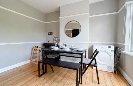 Promo Rate - New Malden 3BDR House with Garden & FREE Parking near Raynes Park, Kingston upon Thames & Wimbledon by NourNest Apartments - Foto 19