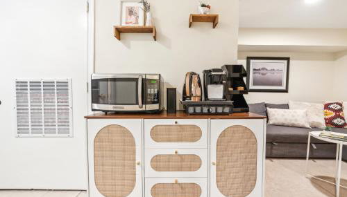 1BR Queen Suite w secure Parking and FiberOptics - Foto 5