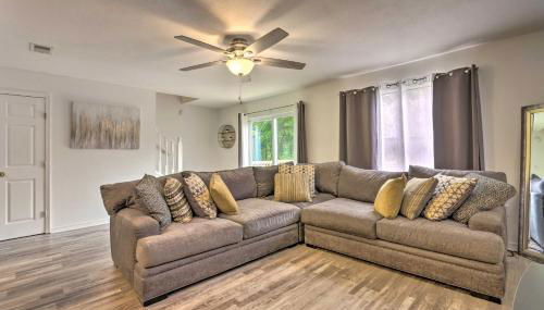 Updated Townhome with Deck about 12 Mi to Beaches! - Foto 4