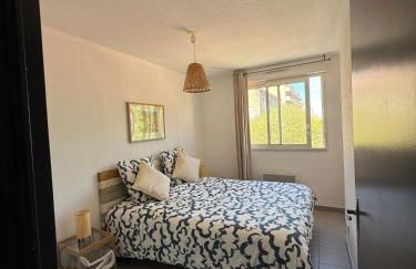 Charmant appartement moderne avec place de parking privative - Foto 1