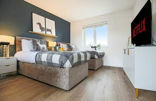 Luxury 5 Bedroom 3 Bathroom House - Smart TVs with Sky and Netflix, Super Fast WiFi, Free Parking by Yoko Property - Foto 20