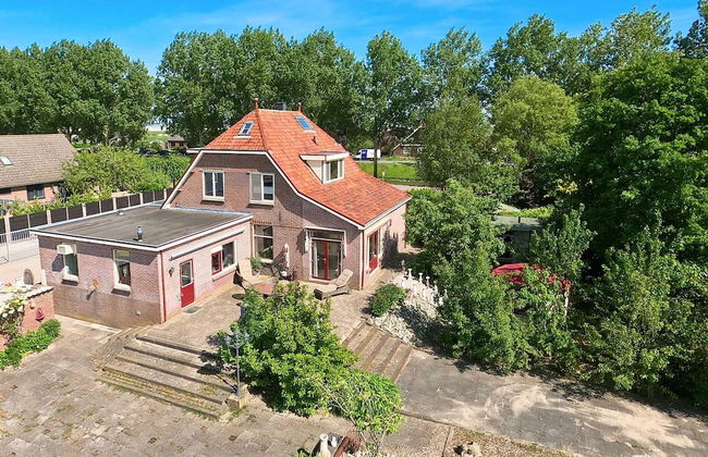 Characteristic Country House With Wellness - Foto 33