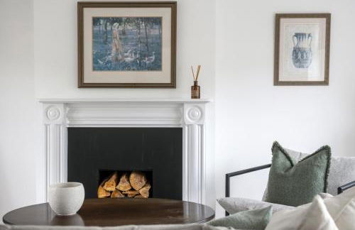 Luxurious 3 Bed House with Free Parking, Sky TV, Movies & Netflix - Foto 41