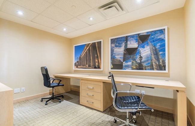 Maple Leaf Square - Photo 2