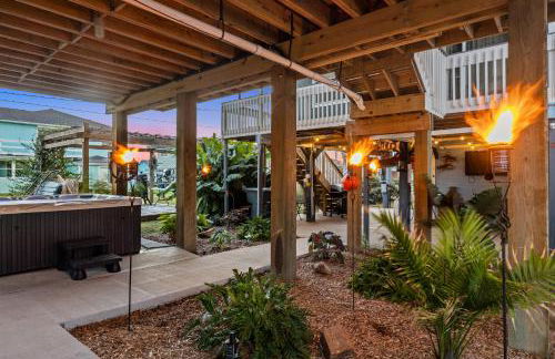 Walk to Sea Isle Beach Group Getaway with Deck! - Foto 38