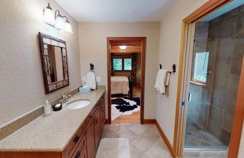 --Mountain Chalet Getaway with Breathtaking View Next to Tail of Dragon-- - Foto 17