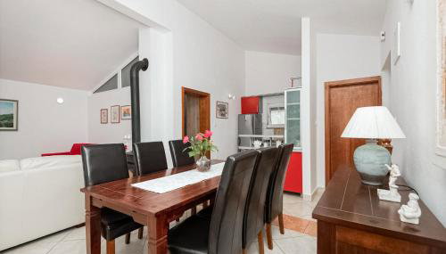 2 Bedroom Stunning Home In Desne - Foto 5