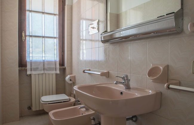 Spacious Villa Over two Floors, Amazing View and Private Garden for 9 Guests - Photo 18