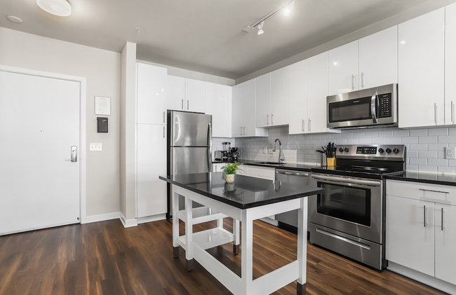 Huntington Apartments near Huntington Metro - We Host - Photo 40