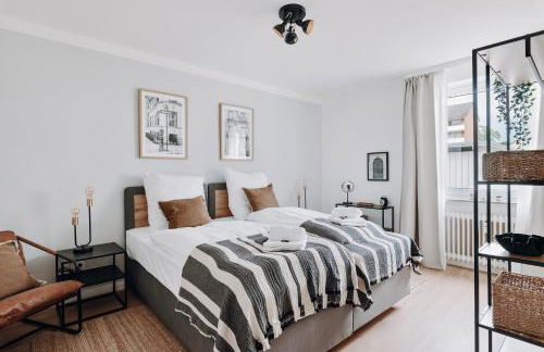 NASA Homes ruhiges Apartment WLAN Arbeitsplatz Balkon Hotelbetten - Foto 1