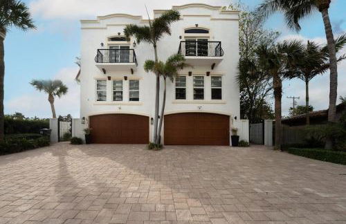 Beachside Luxury Private Townhome with Pool and Ocean Views - Foto 2