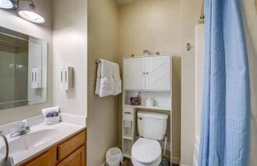 Top-Floor Balcony and Serene Views Huddleston Condo - Foto 14