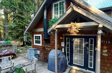 Cozy Yosemite Cabin with Hot Tub in the Pines - Foto 1