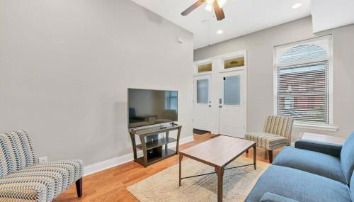 St Louis Tower Grove Two-Story Townhome Perfect for Groups Side A - Foto 2