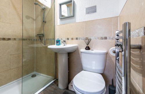 Cosy Countryside Hot Tub Retreat! Fully Central Heated with FREE Parking - Foto 8